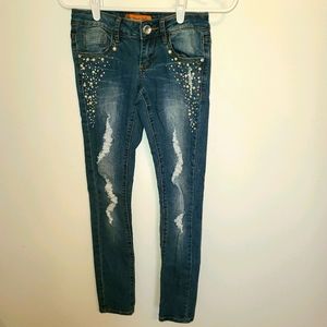 JOU JOU DISTRESSED SKINNY WITH EMBELISHMENTS